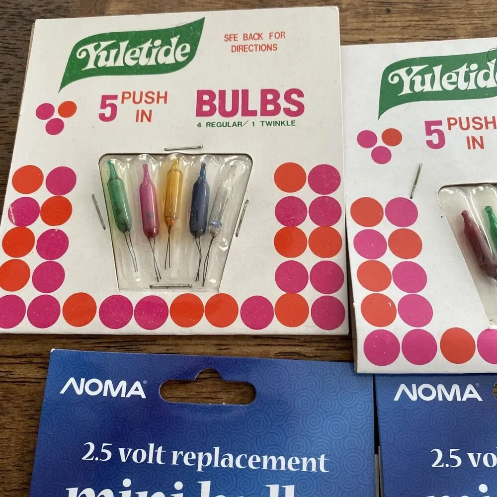 Vintage Christmas Light Replacement Bulbs Yuletide 3.5 Volt And Noma 2.5 Volt